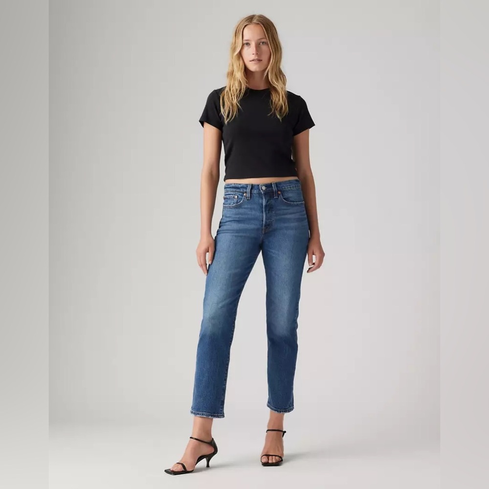 Levi's Wedgie Straight Jeans - Size 24x28, Like New